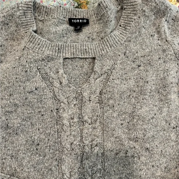 Torrid Heather Gray Cable Knit Sweater with Keyhole Accent 0X - Picture 2 of 3
